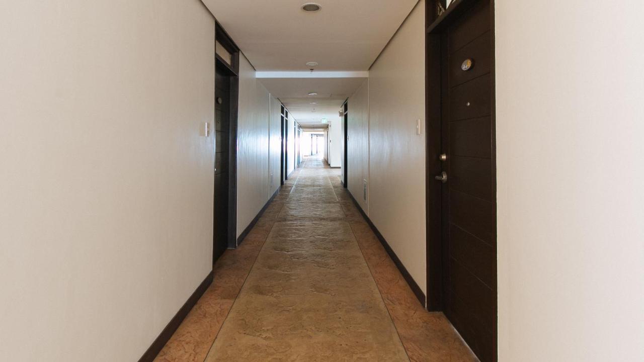 Reddoorz Plus @ Cuarto Verde Staycation Las Piñas Eksteriør billede
