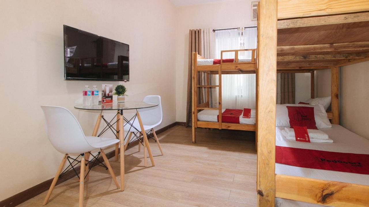 Reddoorz Plus @ Cuarto Verde Staycation Las Piñas Eksteriør billede