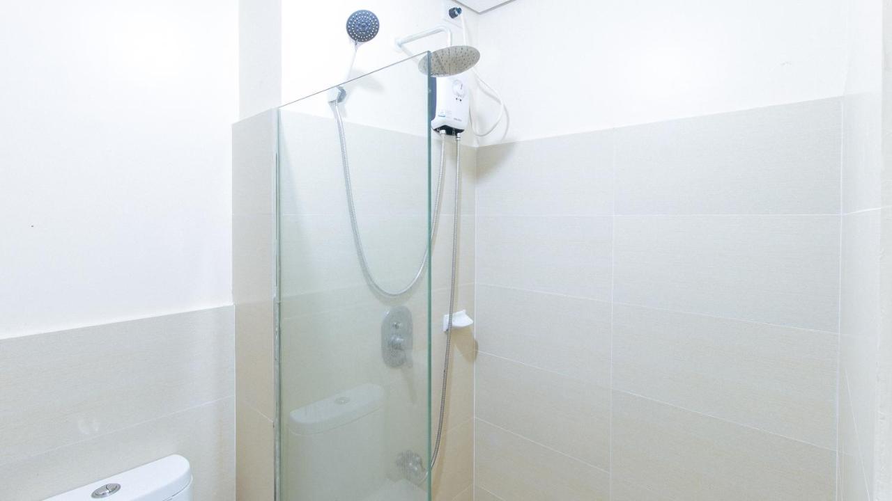 Reddoorz Plus @ Cuarto Verde Staycation Las Piñas Eksteriør billede