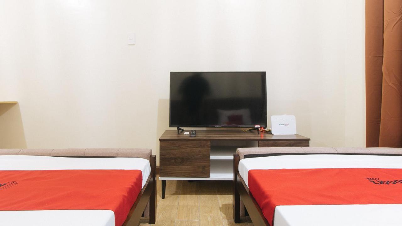 Reddoorz Plus @ Cuarto Verde Staycation Las Piñas Eksteriør billede