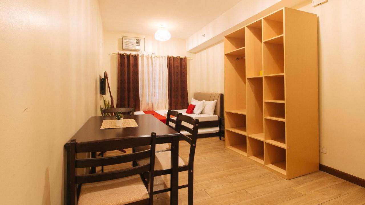 Reddoorz Plus @ Cuarto Verde Staycation Las Piñas Eksteriør billede
